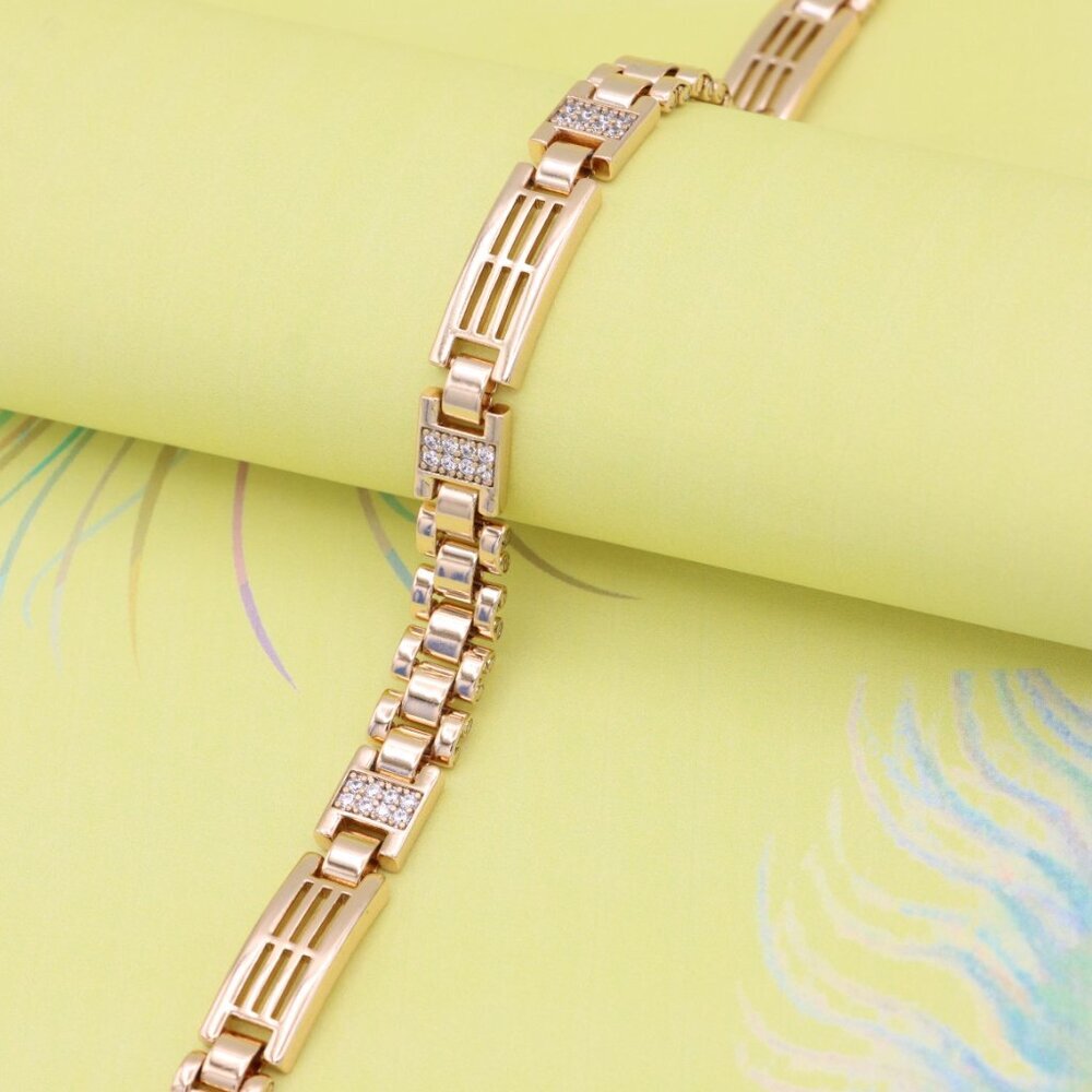 "Elegant Rose Gold Bracelet with Pave Accents and Geometric Design, XPBL0938